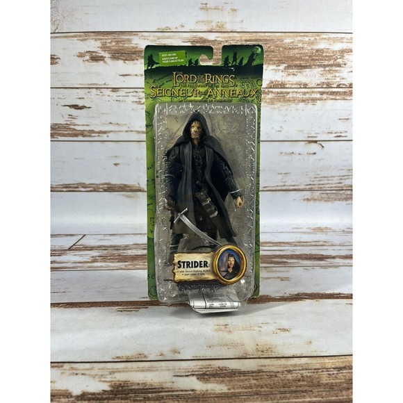 LORD OF THE RINGS FIGURE STRIDER W/ SWORD SLASHING ACTION TOYBIZ NOC - Picture 1 of 2
